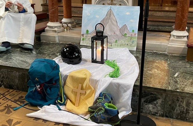 Schulbeginn-Gottesdienst: Gemeinsam mit Gott den Berg des Schuljahres erklimmen
