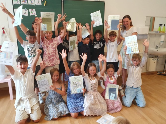 Ein fröhlicher letzter Schultag an der VS Selzthal