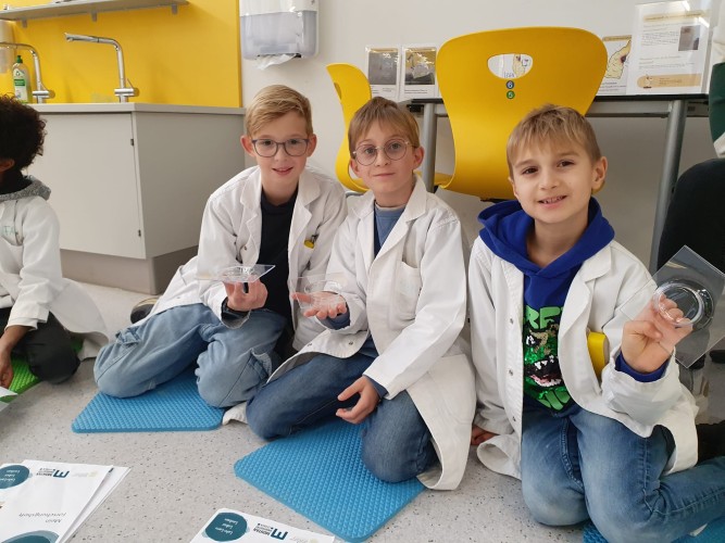 Forschergeist geweckt: Die 3. Klasse im Lehr-Lern-Labor der Montanuniversität Leoben