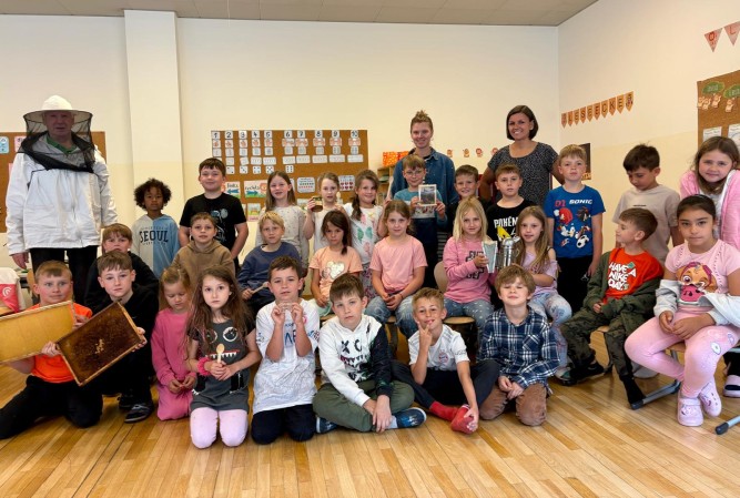 &quot;Imker Hans&quot; zu Besuch
