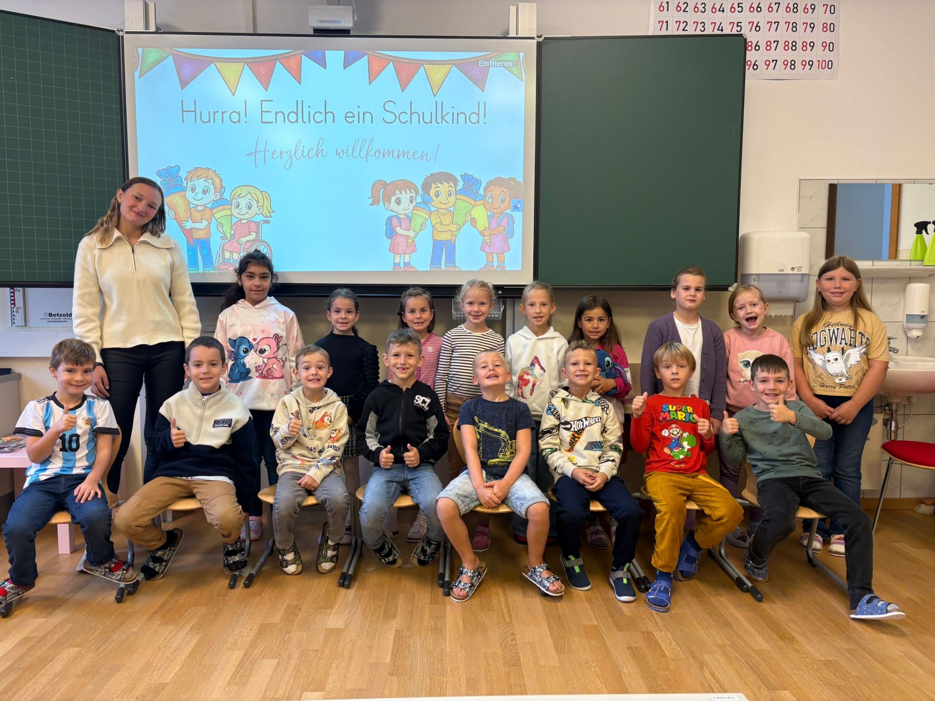Wir begrüßen die erste Klasse